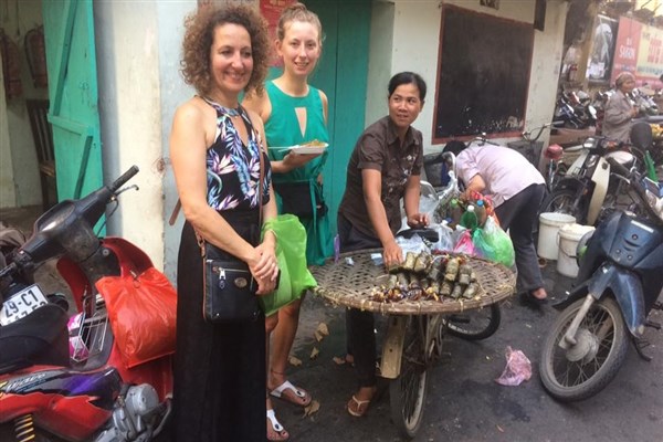 Top spots for street food in Hanoi